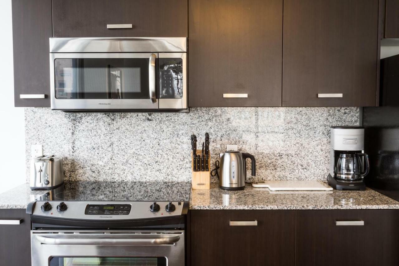 Altitude Suites Bay Street - Holiday Bonus - Free Parking Toronto Ngoại thất bức ảnh